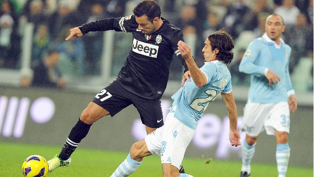 Vidal e Isla participaron en amargo empate de Juventus
