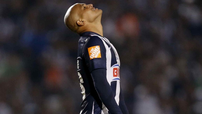 Humberto Suazo sufrió molestia muscular y quedó en duda para el Mundial de Clubes