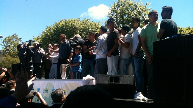 Huachipato celebró junto a la gente de Talcahuano el Clausura 2012