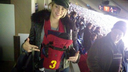 Shakira llevó a su hijo al estadio por primera vez