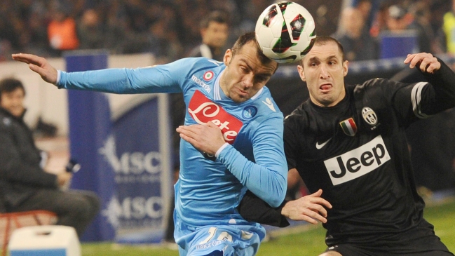 Juventus empató con Napoli y mantuvo la distancia en el liderato