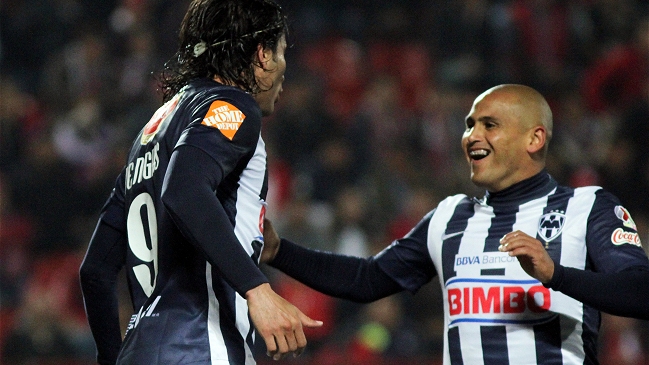 Humberto Suazo extendió su vínculo con Monterrey por los próximos tres años