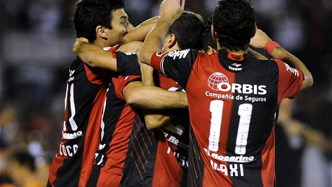 Newell's derrotó a Deportivo Lara y se acercó a octavos de final