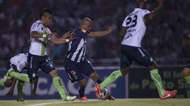 Humberto Suazo marcó en empate de Monterrey en los play-offs