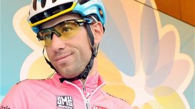 Vicenzo Nibali sigue liderando el Giro de Italia tras la 14ª etapa que ganó Santambrogio