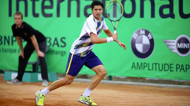 Paul Capdeville mantuvo su paso firme y avanzó a cuartos de final en Francia