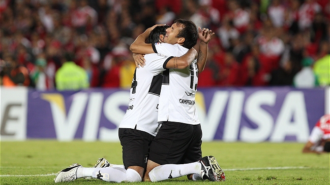 Hinchas de Olimpia aguantan largas filas para adquirir un boleto a la final de Copa Libertadores