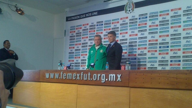 Ex DT de Suazo en Monterrey asumió la banca de la selección mexicana