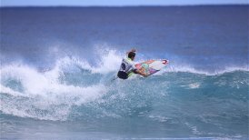 Pascuense y ariqueño se adjudicaron histórico torneo de surf en Rapa Nui