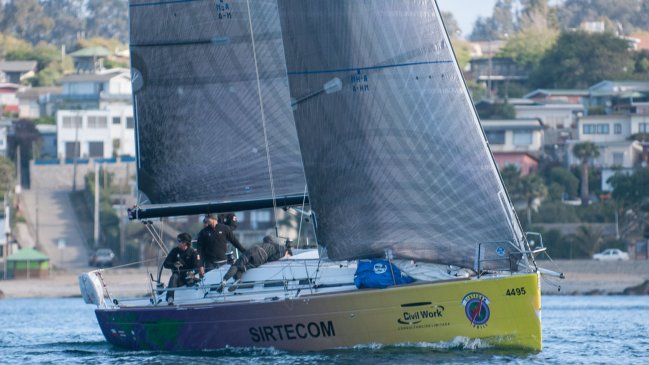 "Sirtecom" y "Rayo VI" fueron los ganadores de la Regata Nocturna "VTR Océanico"