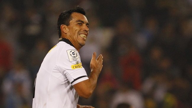 Esteban Paredes viajó a Chile para resolver su futuro