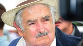 Presidente Mujica amenazó con parar el fútbol uruguayo tras incidentes de barristas