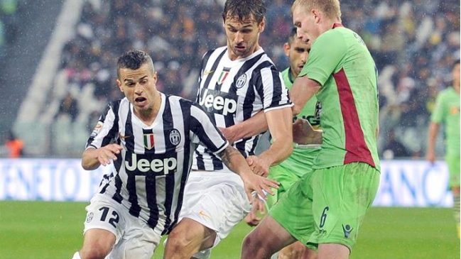 Isla y Vidal jugaron en triunfo de Juventus sobre Bologna y quedaron a un paso del tricampeonato