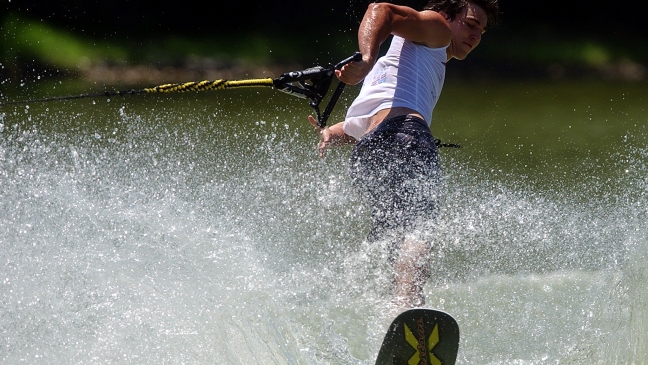 Emile Ritter entregó medalla de oro a Chile en Juegos Sudamericanos de Playa en Esquí Náutico