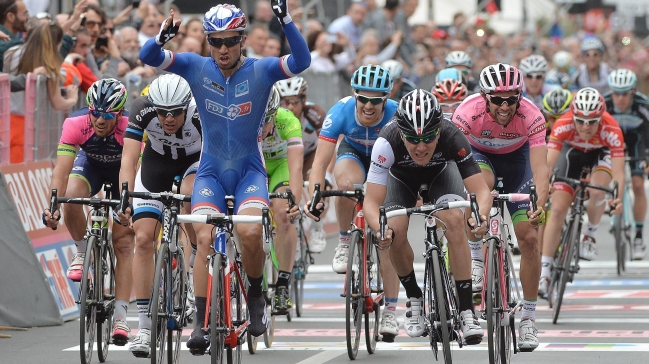 Nacer Bouhanni sumó su tercer triunfo en el Giro 2014