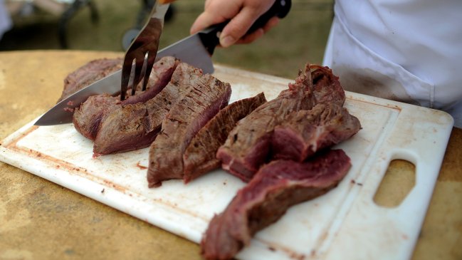 Sernac explica dónde comprar más barato el asado mundialero