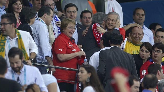 Bachelet: El triunfo de Chile alegra a las familias que lo han pasado mal