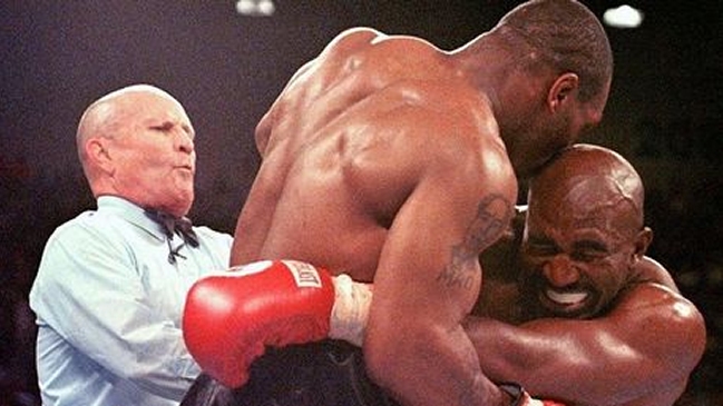 Evander Holyfield: "Suárez es solo un deportista muy frustrado"