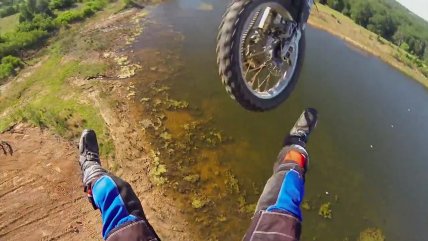 Un nuevo salto en moto de Brad O'Neal