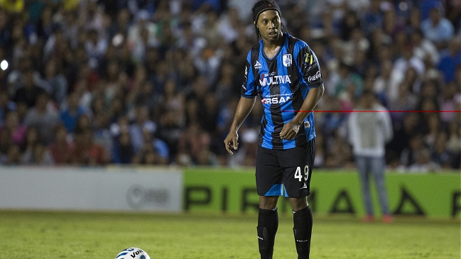 Ronaldinho jugó en igualdad entre Querétaro y Toluca por el Apertura mexicano