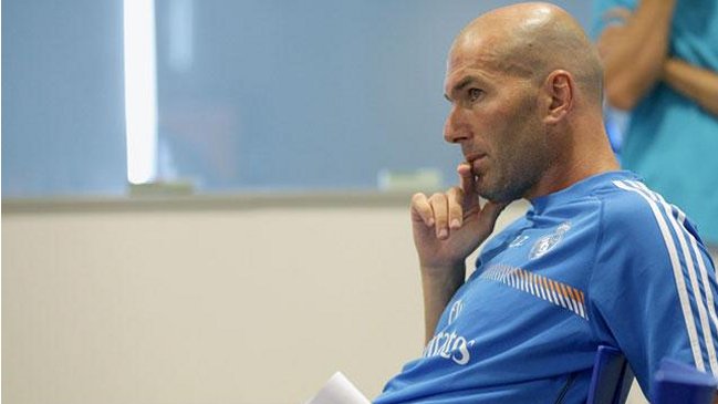 Zinedine Zidane corre el riesgo de estar tres meses sin dirigir a falta de licencia de DT