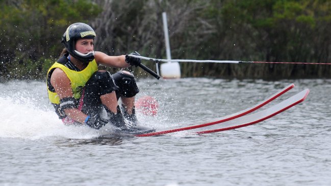 Valentina González batió el récord de Chile en salto del esquí naútico