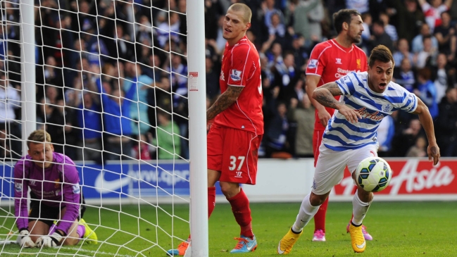 Eduardo Vargas marcó por partida doble, pero no pudo evitar derrota de QPR ante Liverpool