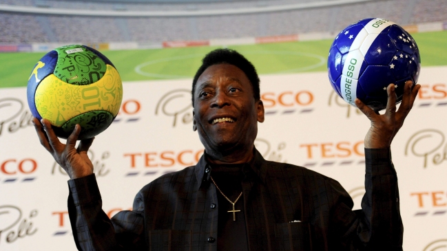 Pelé presenta mejoría, pero permanece en una unidad de cuidados especiales