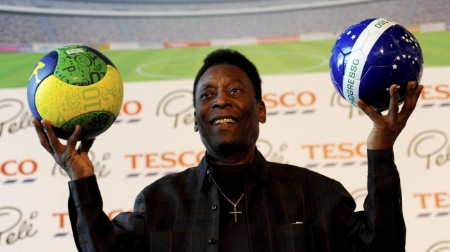 Pelé mejora pero permanece en cuidados intensivos