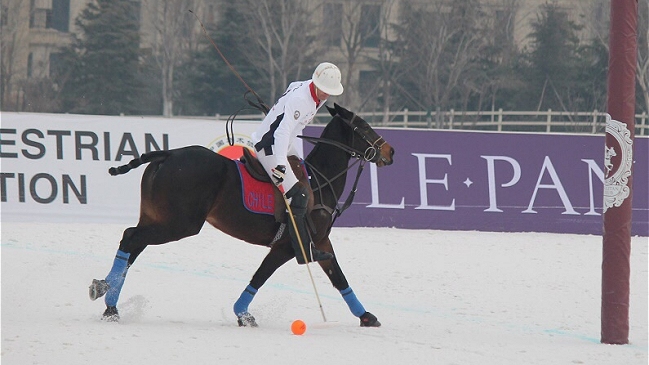 Chile logró tercera victoria consecutiva en el Mundial de Polo en Nieve