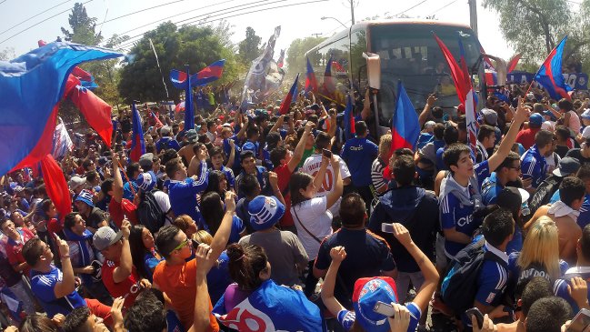 Carabineros detuvo a 130 hinchas de U. de Chile y Colo Colo