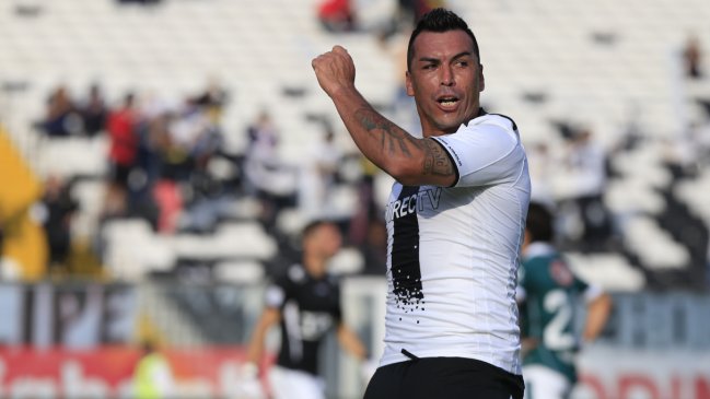 Esteban Paredes renovó con Colo Colo y se quedará hasta fines de 2016