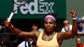 Serena Williams sufrió ante Lucie Safarova para alcanzar la corona de Roland Garros