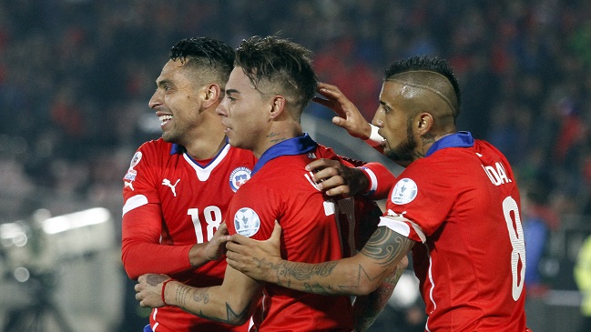 Chile debutó en la Copa América con esforzada victoria sobre Ecuador