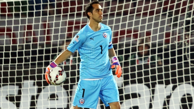 Claudio Bravo compite para ser portada de FIFA 16