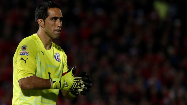 Claudio Bravo: "Viene bien que nos metan un gol para despertar un poco"