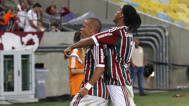 Ronaldinho tuvo un debut triunfal con Fluminense ante Gremio por el Brasileirao