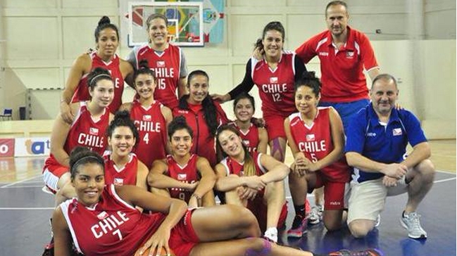 El baloncesto femenino de Chile busca el sueño olímpico en Canadá