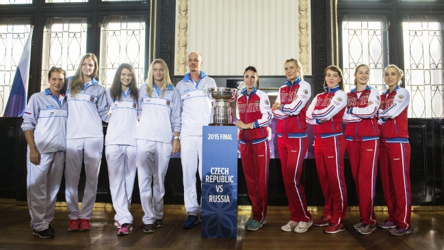 Kvitova y Pavlyuchenkova disputarán el primer partido de la final de la Copa Federación