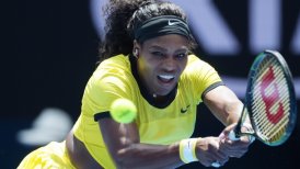 Serena Williams dio un paso firme en su defensa del título en el Abierto de Australia