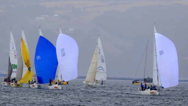 El "Entel" comenzó a probarse la corona en el Regata de Chiloé