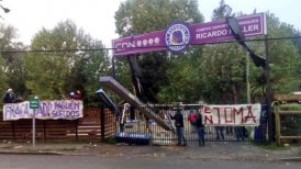 Hinchas de Deportes Concepción se tomaron sede como protesta contra dirigencia