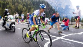 Colombiano Esteban Chaves es el nuevo líder del Giro