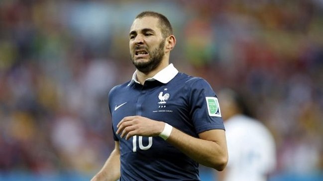 Benzema criticó a Deschamps por sucumbir a la presión de sacarlo de la nómina