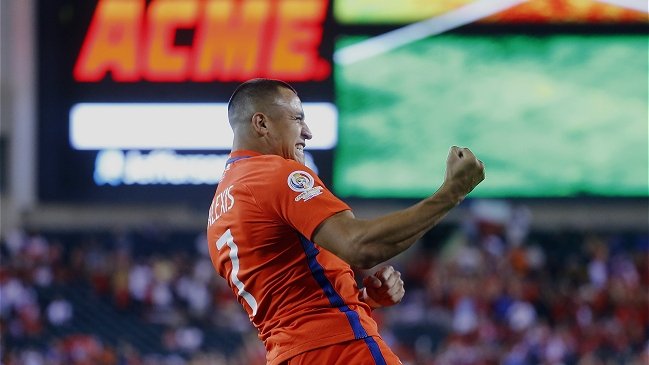 Así quedó la tabla de artilleros de la Roja con la noche goleadora de Sánchez y Vargas