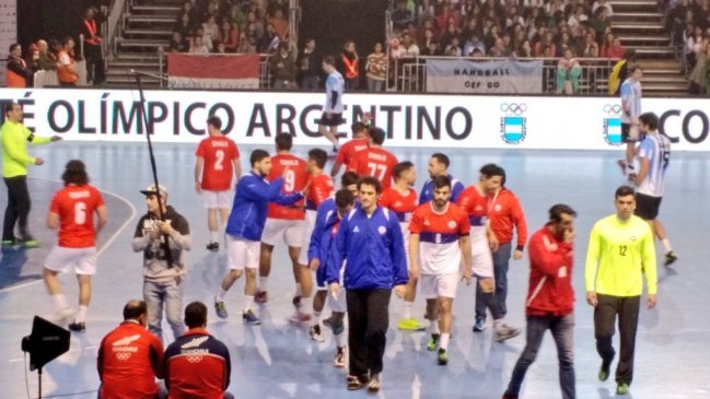 Chile cayó ante Argentina e irá ante Uruguay en semifinales del balonmano