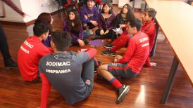 Selecciones juveniles de fútbol participan en talleres de educación sexual
