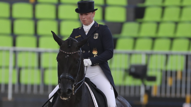 Alemania recuperó el trono olímpico en la doma por equipos femenina