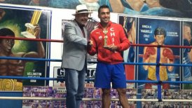 El boxeador chileno Miguel Angel Véliz se coronó en la Copa Pacífico de Ecuador