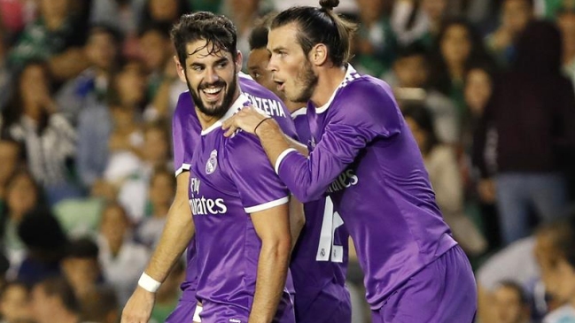 Real Madrid aplastó a Betis y sigue presionando en la cima de la liga española